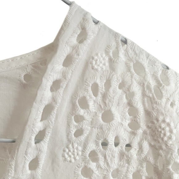 Adiva White Relaxed Lace Blouse with Long Sleeves - Picture 7 of 14